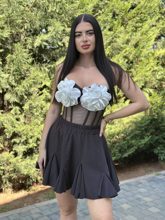 Corset flower