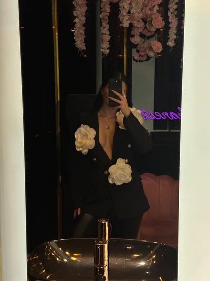Sacou flowers